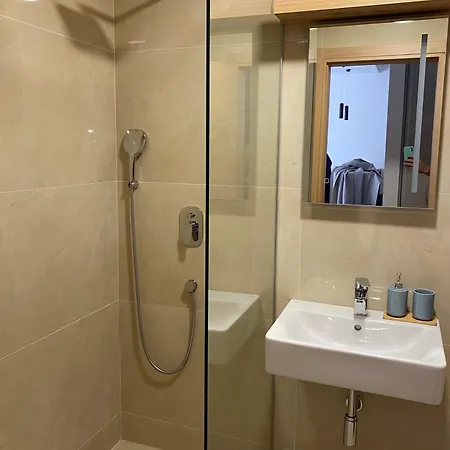Wave N' Sea Apartment Budva